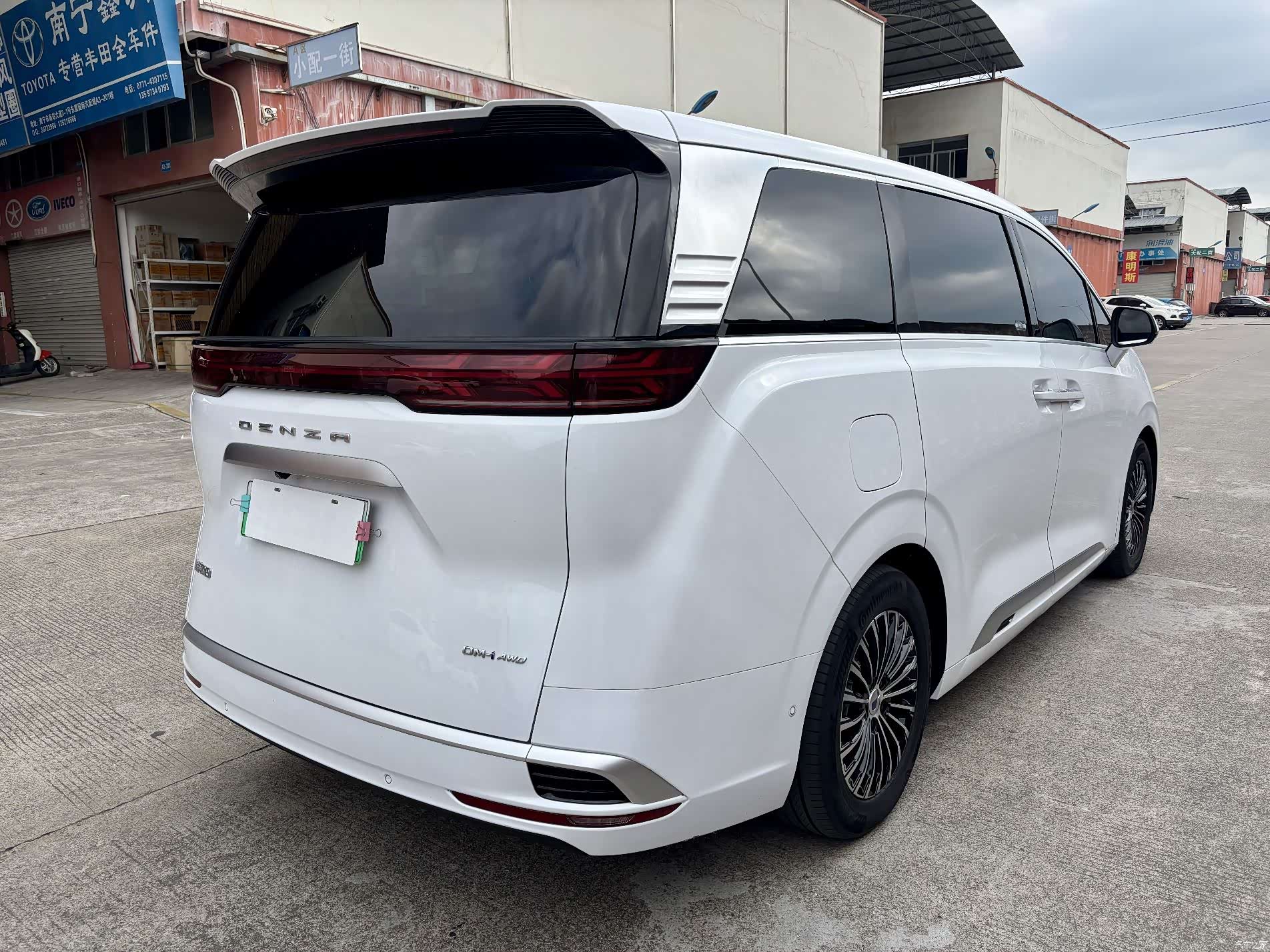 Denza D9, 2024 6