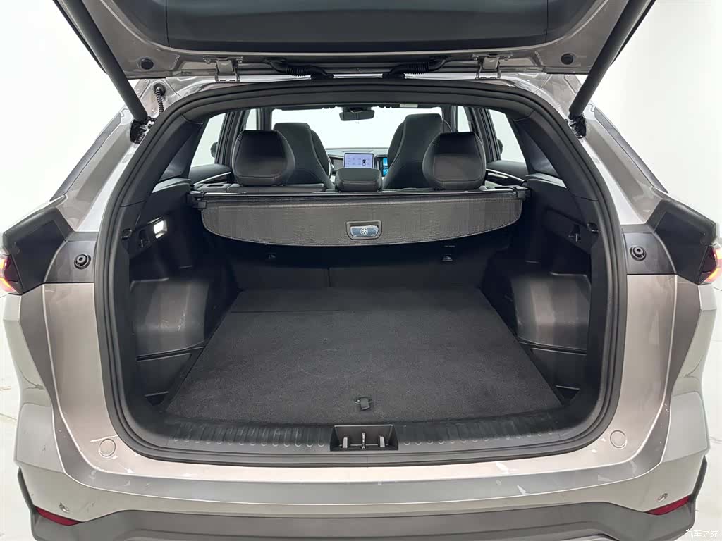Geely Galaxy L7, 2024 27