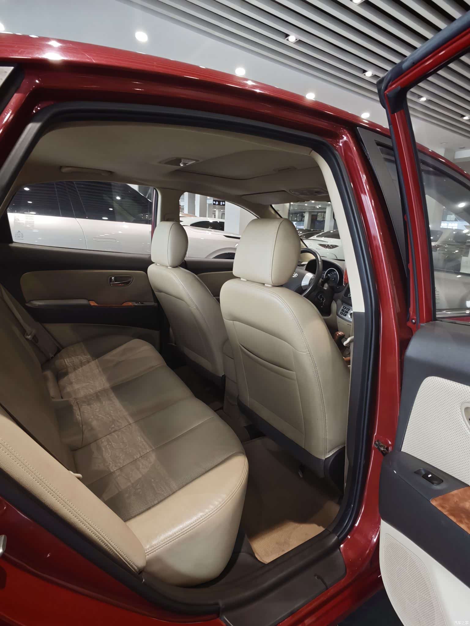 Hyundai GLS, 2011 8
