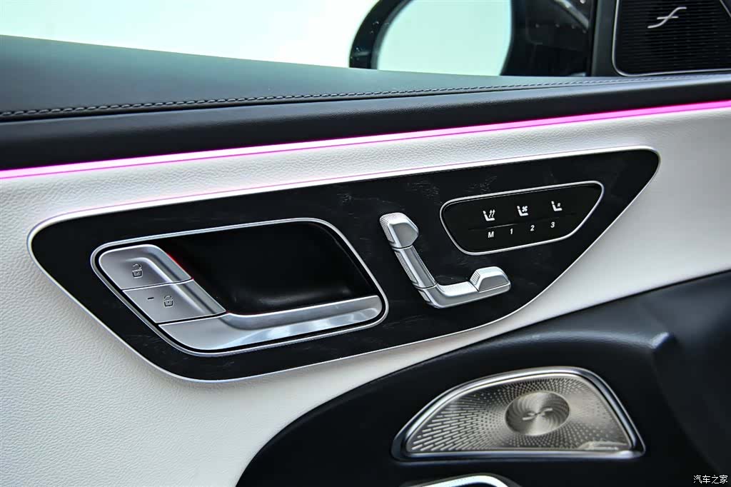 Mercedes-Benz E-Class, 2024 26
