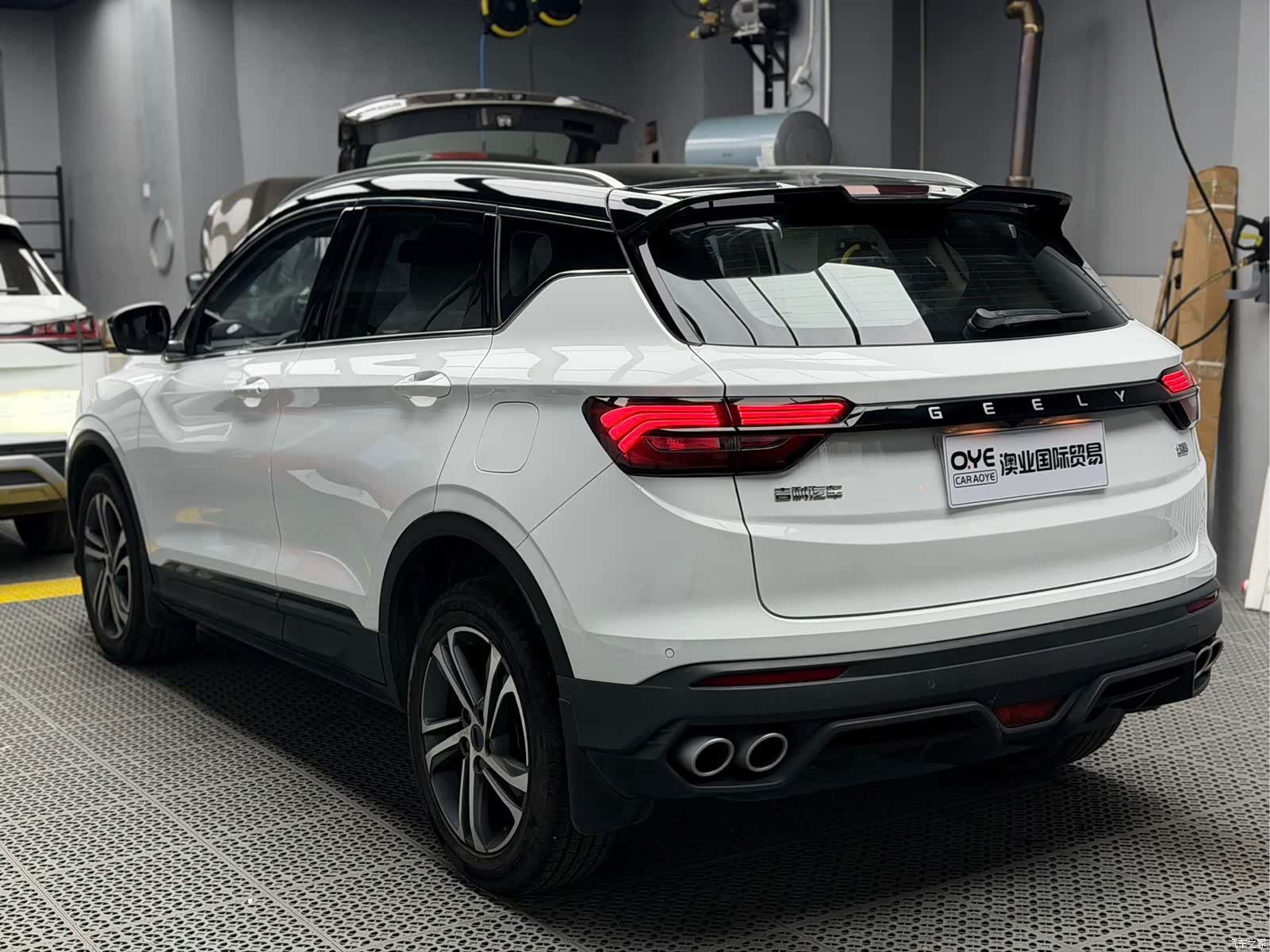 Geely Coolray, 2022 4