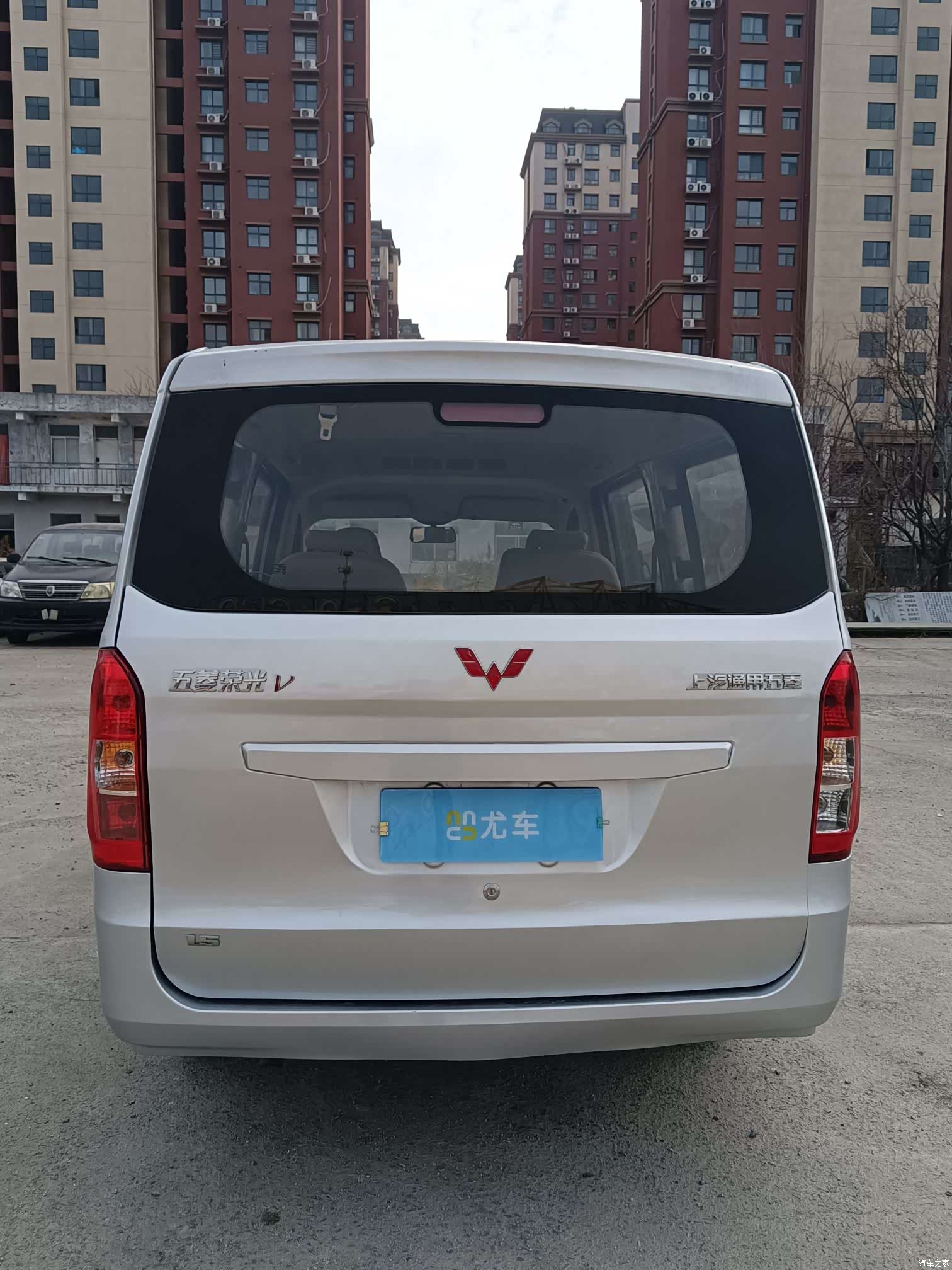 Wuling V, 2017 15