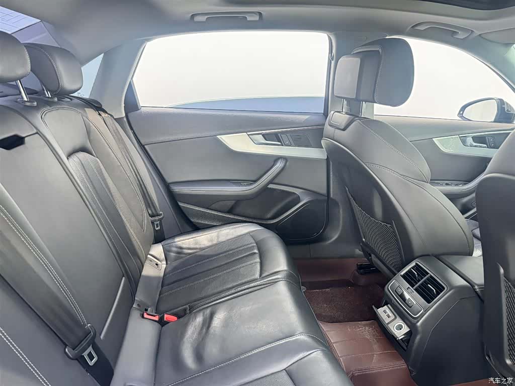 Audi A4L, 2022 8