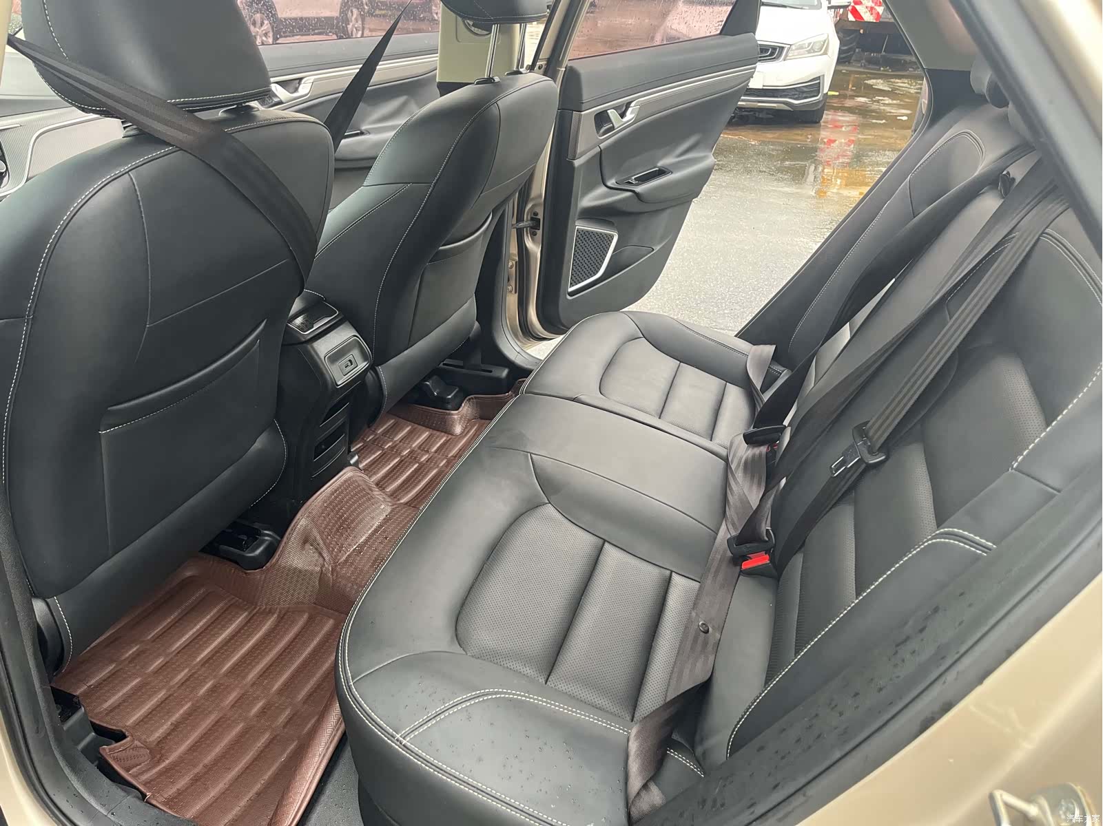 Geely Emgrand, 2018 9