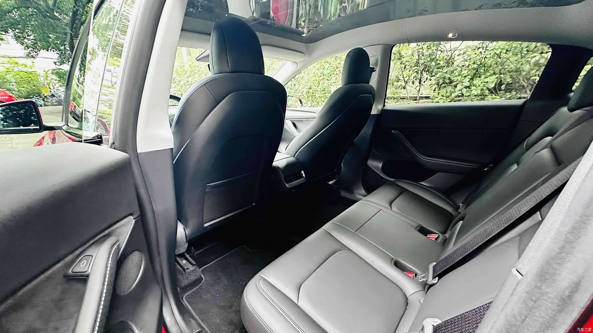Tesla Model Y, 2021 14