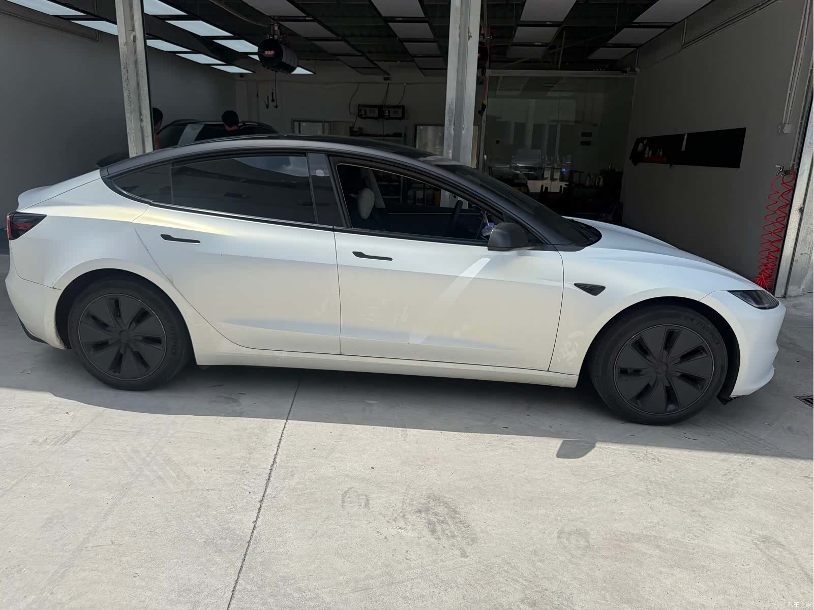 Tesla Model 3, 2024 12