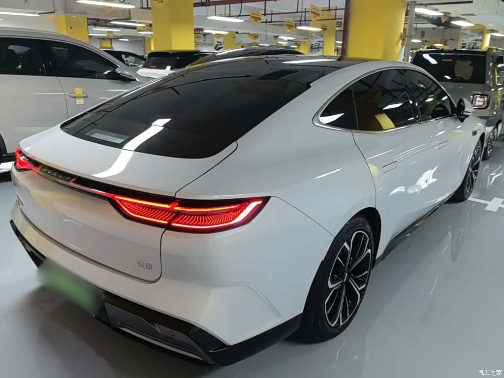 Geely E8, 2025 7