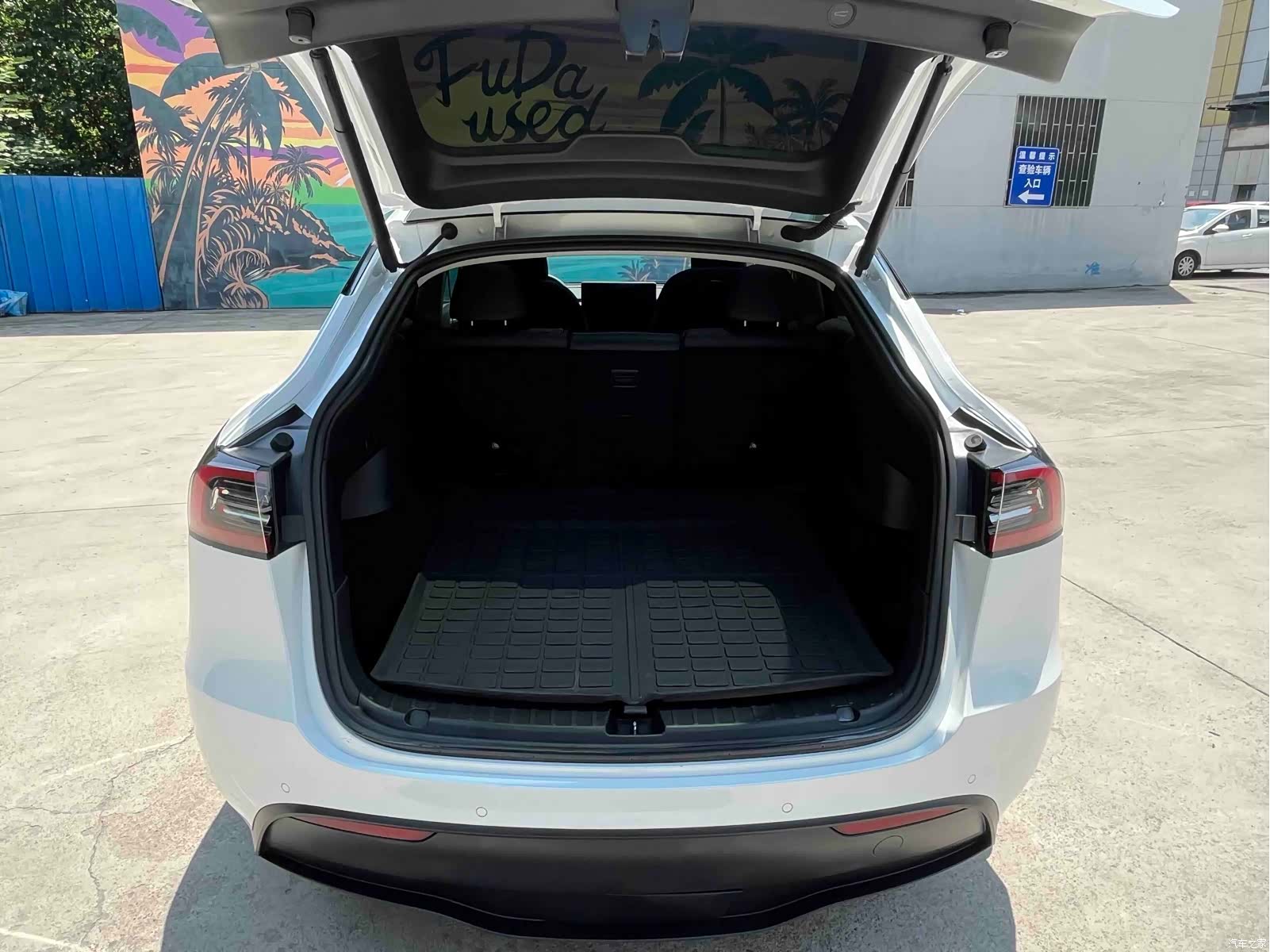 Tesla Model Y, 2021 17
