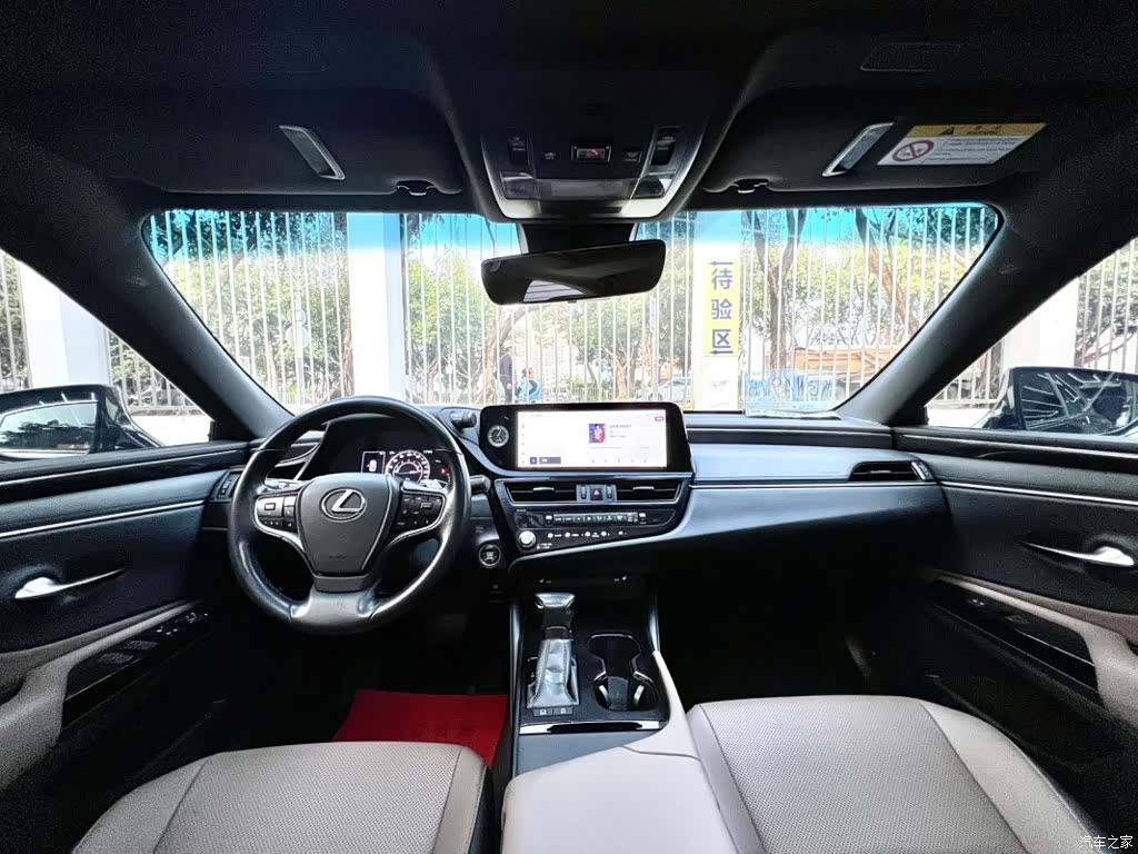 Lexus ES, 2024 все фото