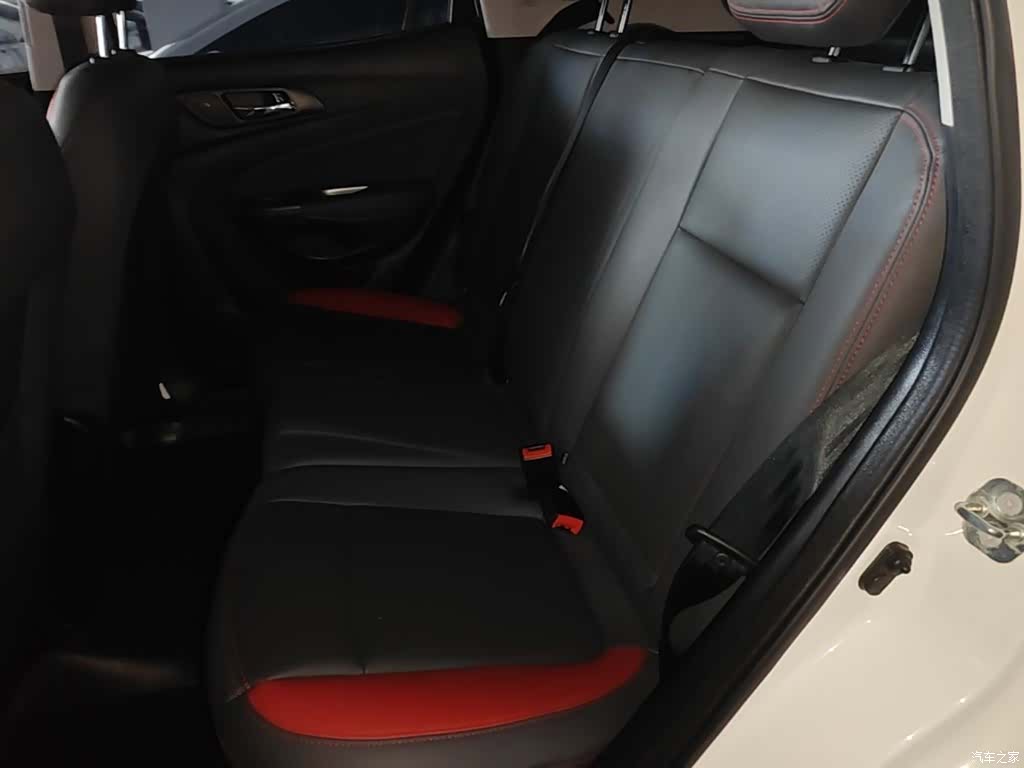 Changan CS15, 2018 17