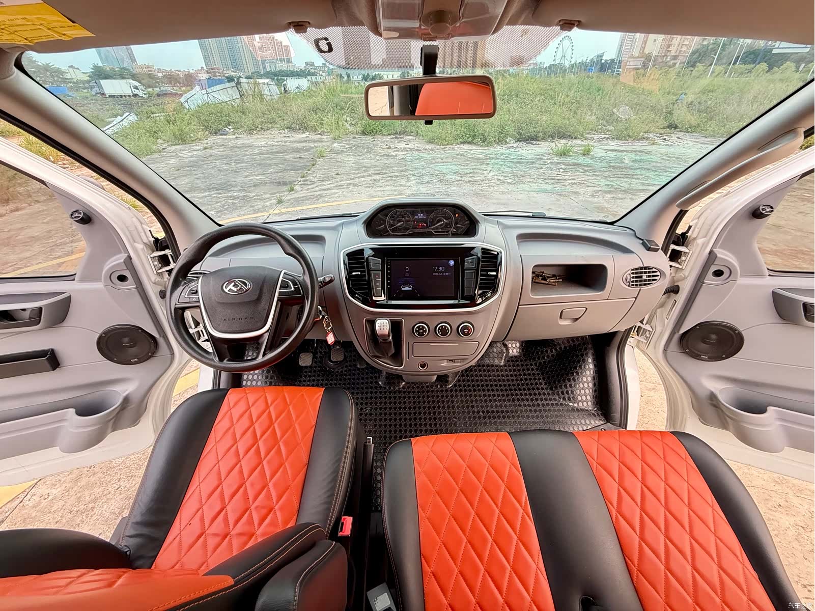 Maxus V80, 2022 15