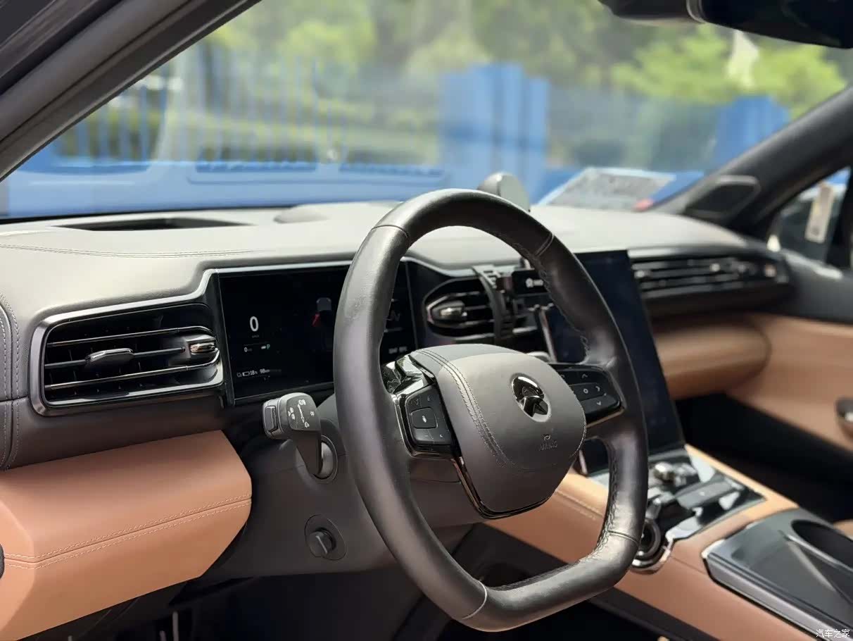 NIO ES8, 2021 13