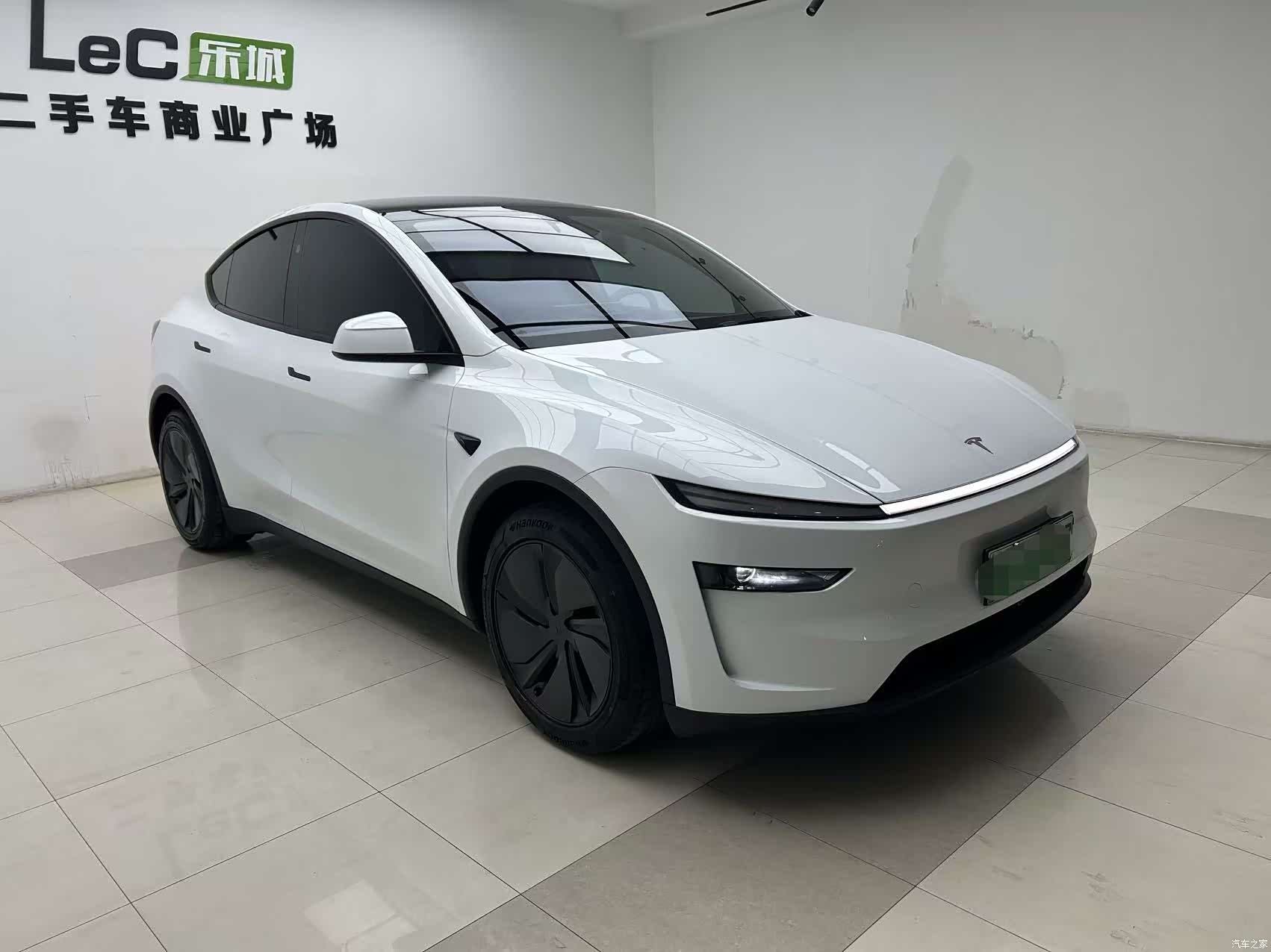 Tesla Model Y, 2025 все фото