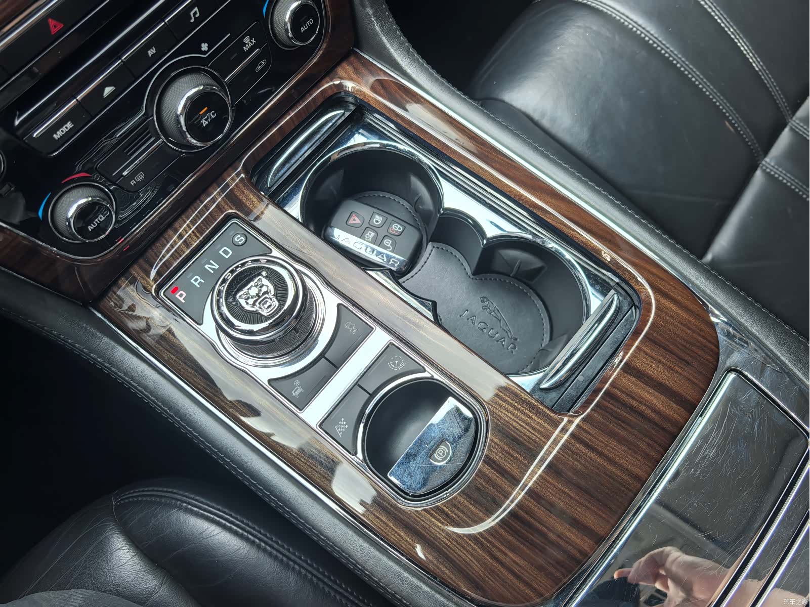 Jaguar XJ, 2013 23