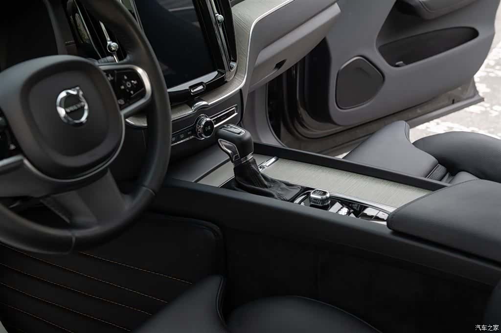 Volvo XC60, 2018 8