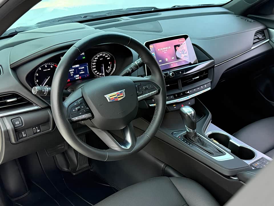 Cadillac CT4