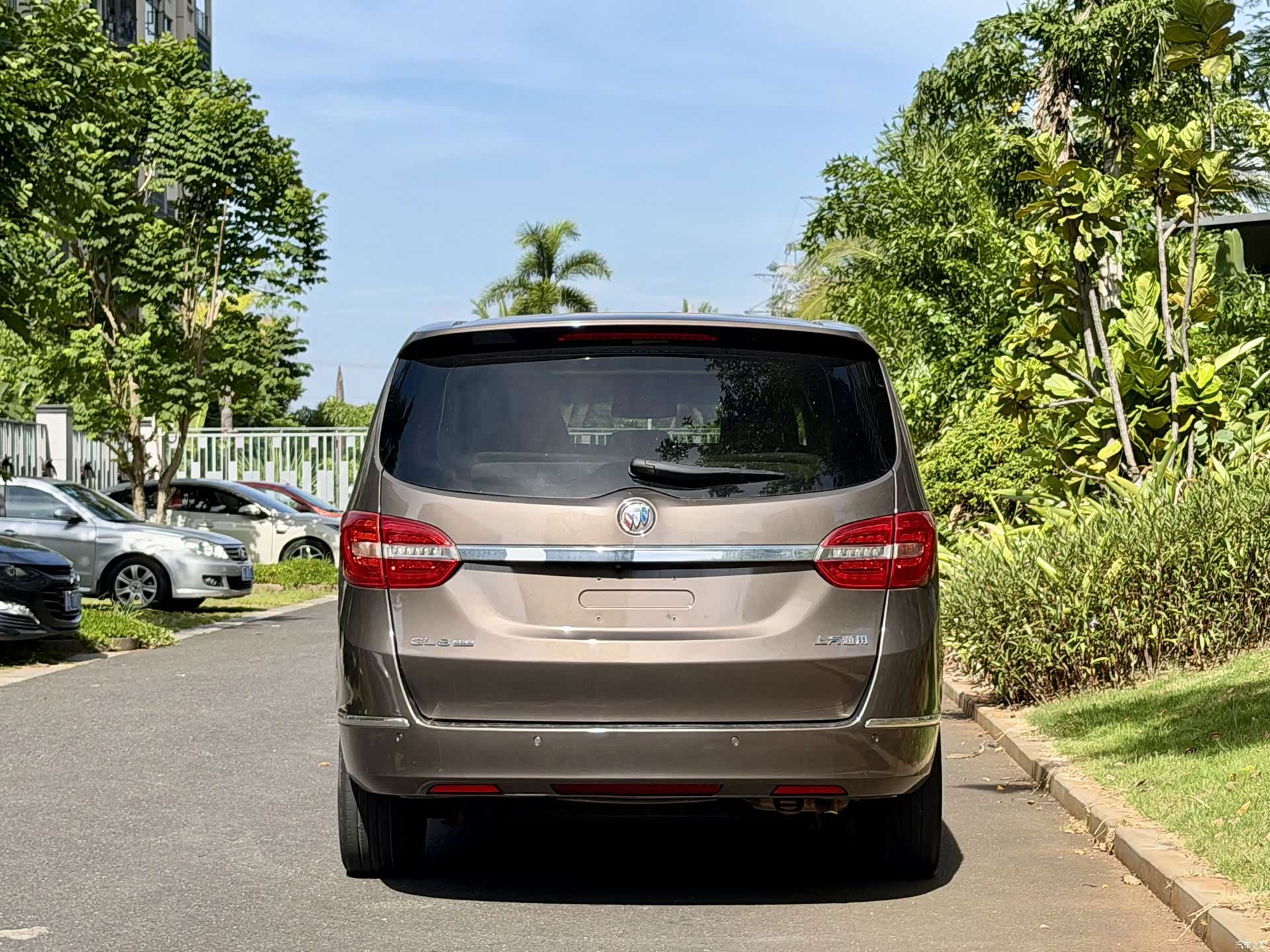 Buick GL8, 2018 8
