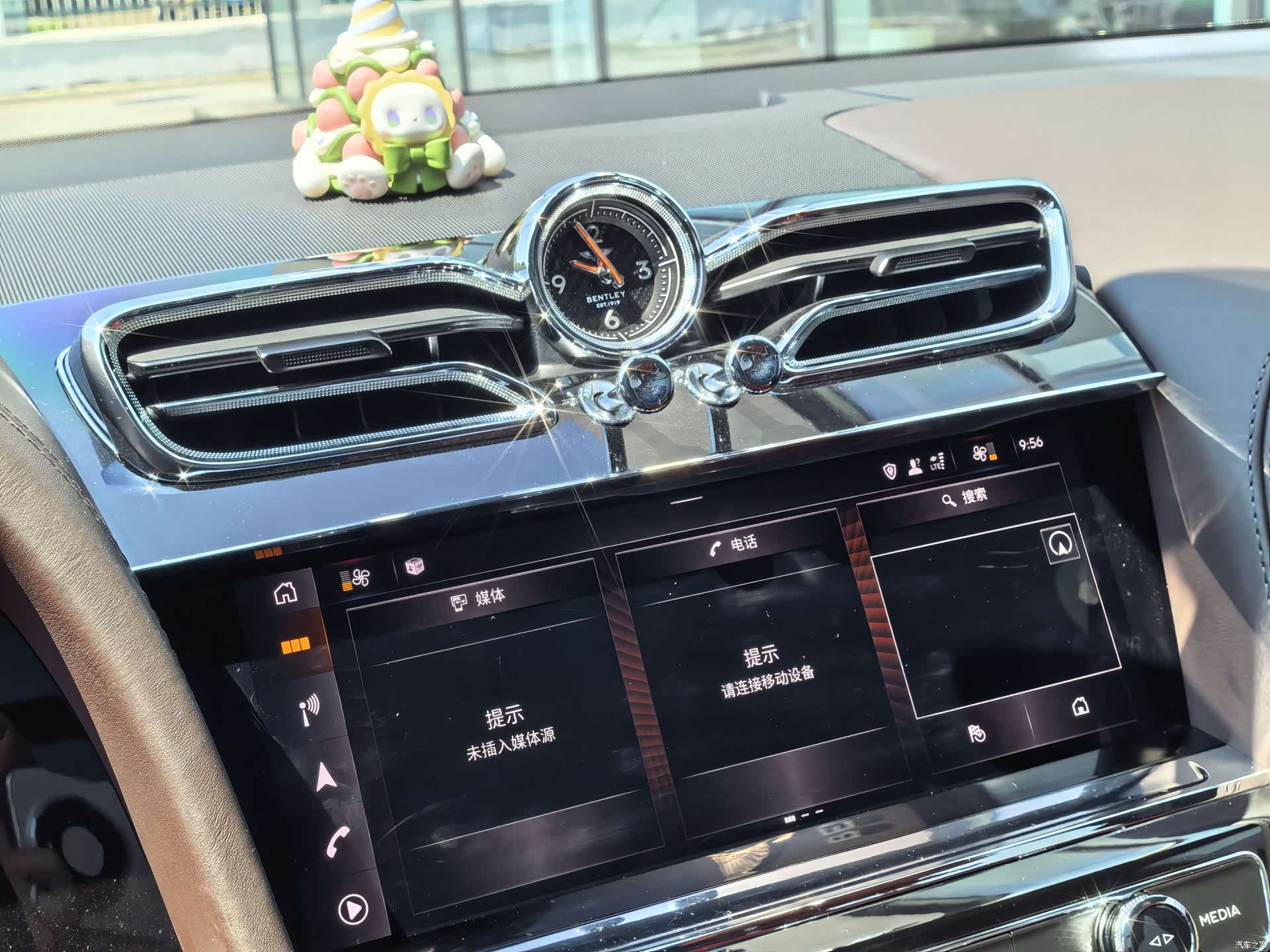 Bentley Bentayga, 2022 18
