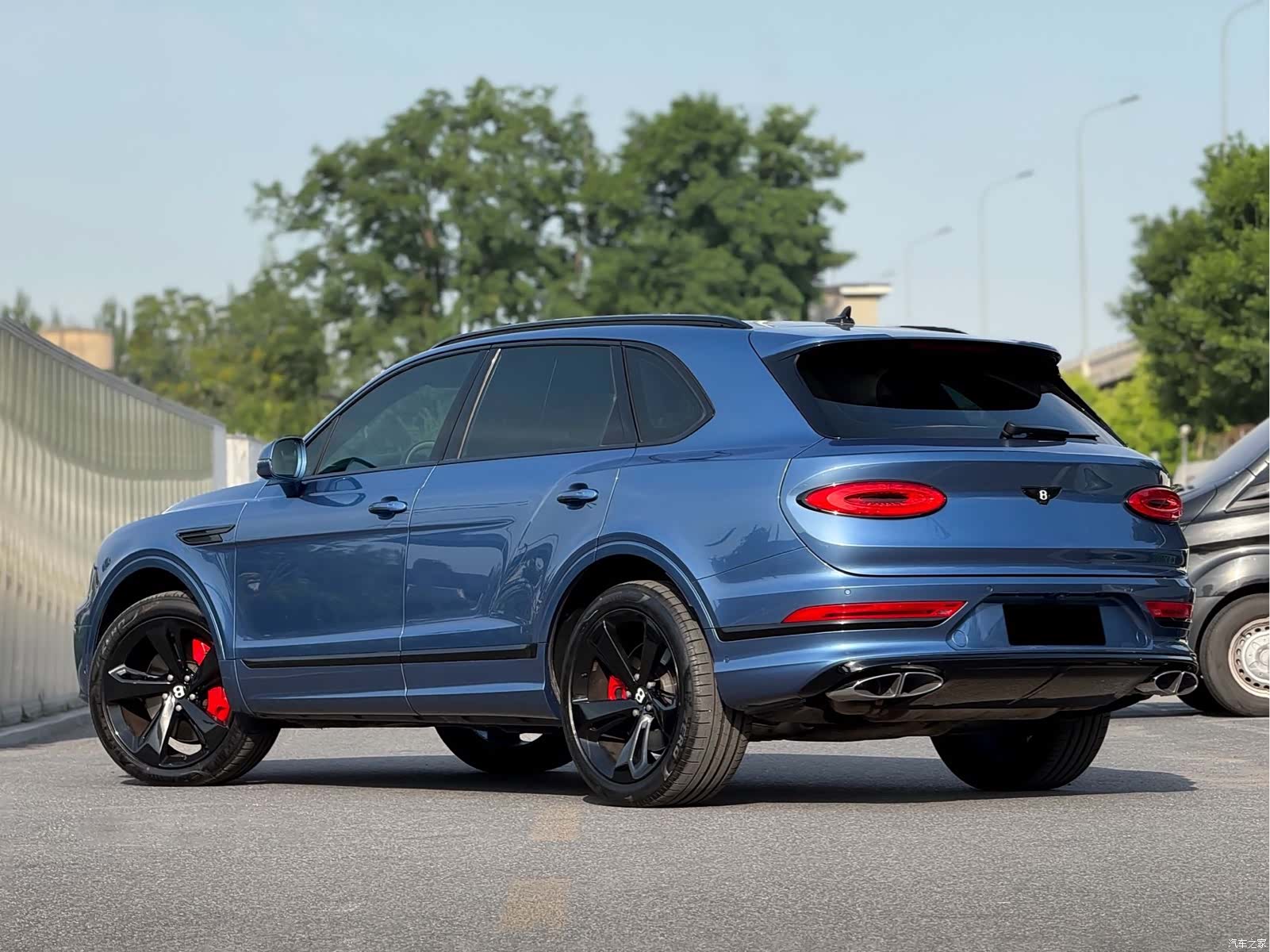 Bentley Bentayga, 2021 20