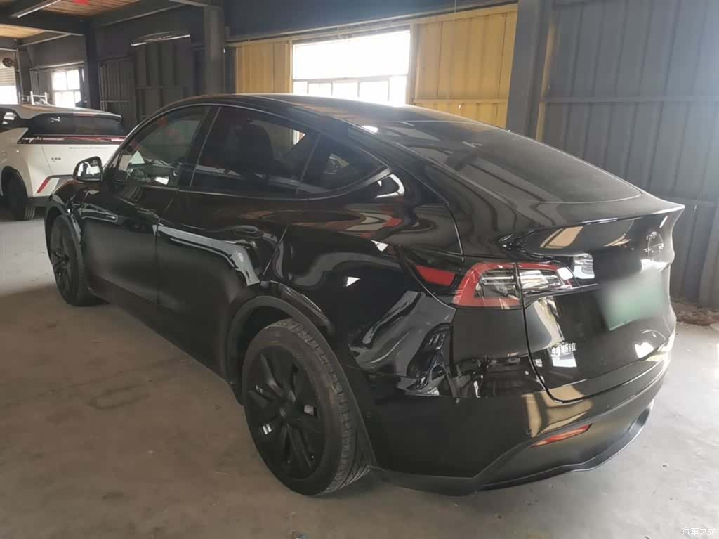 Tesla Model Y, 2022 все фото