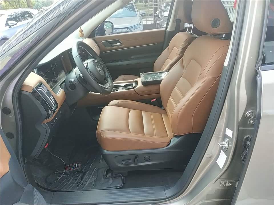 Nissan Exploring the land