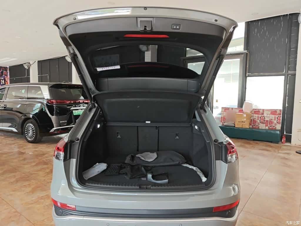 Audi Q4 e-tron, 2024 19