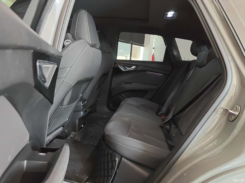 Audi Q4 e-tron, 2024 17