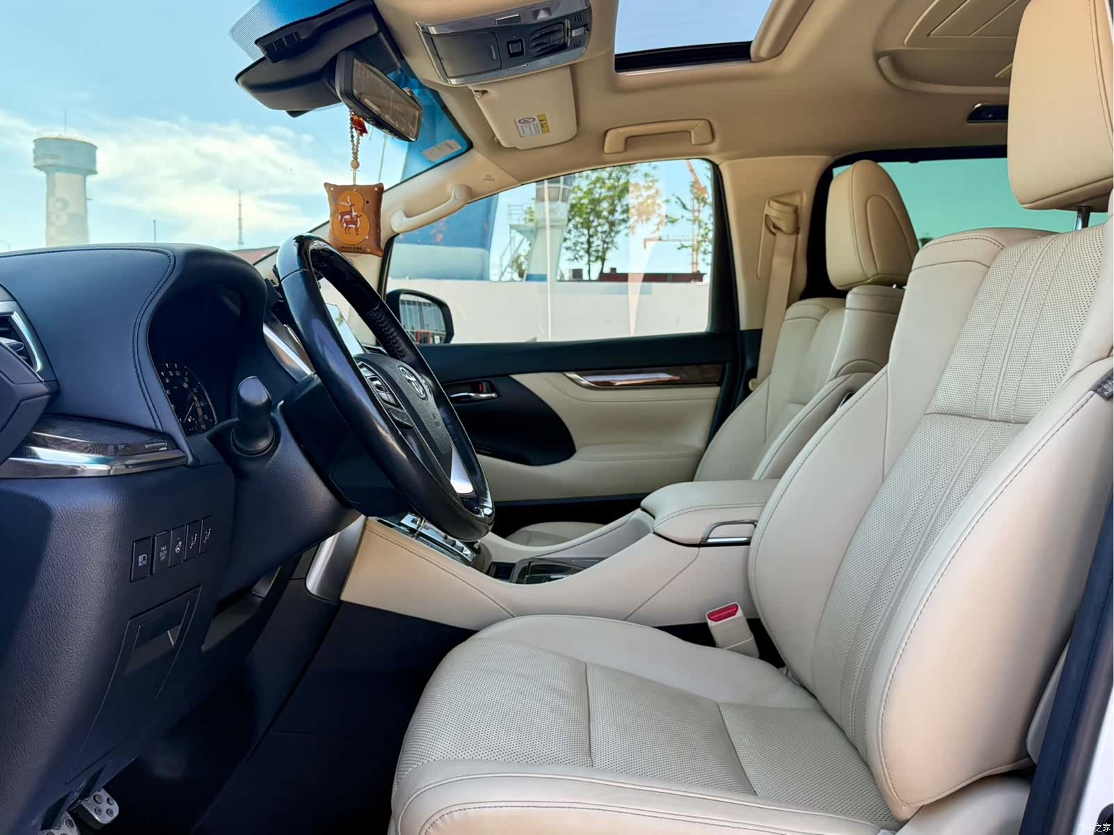 Toyota Alphard, 2021 9