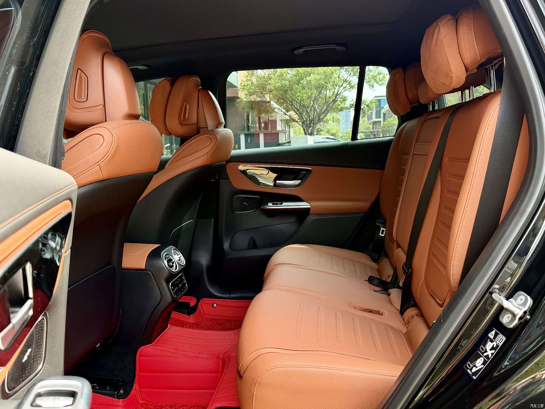 Mercedes-Benz GLC, 2023 14