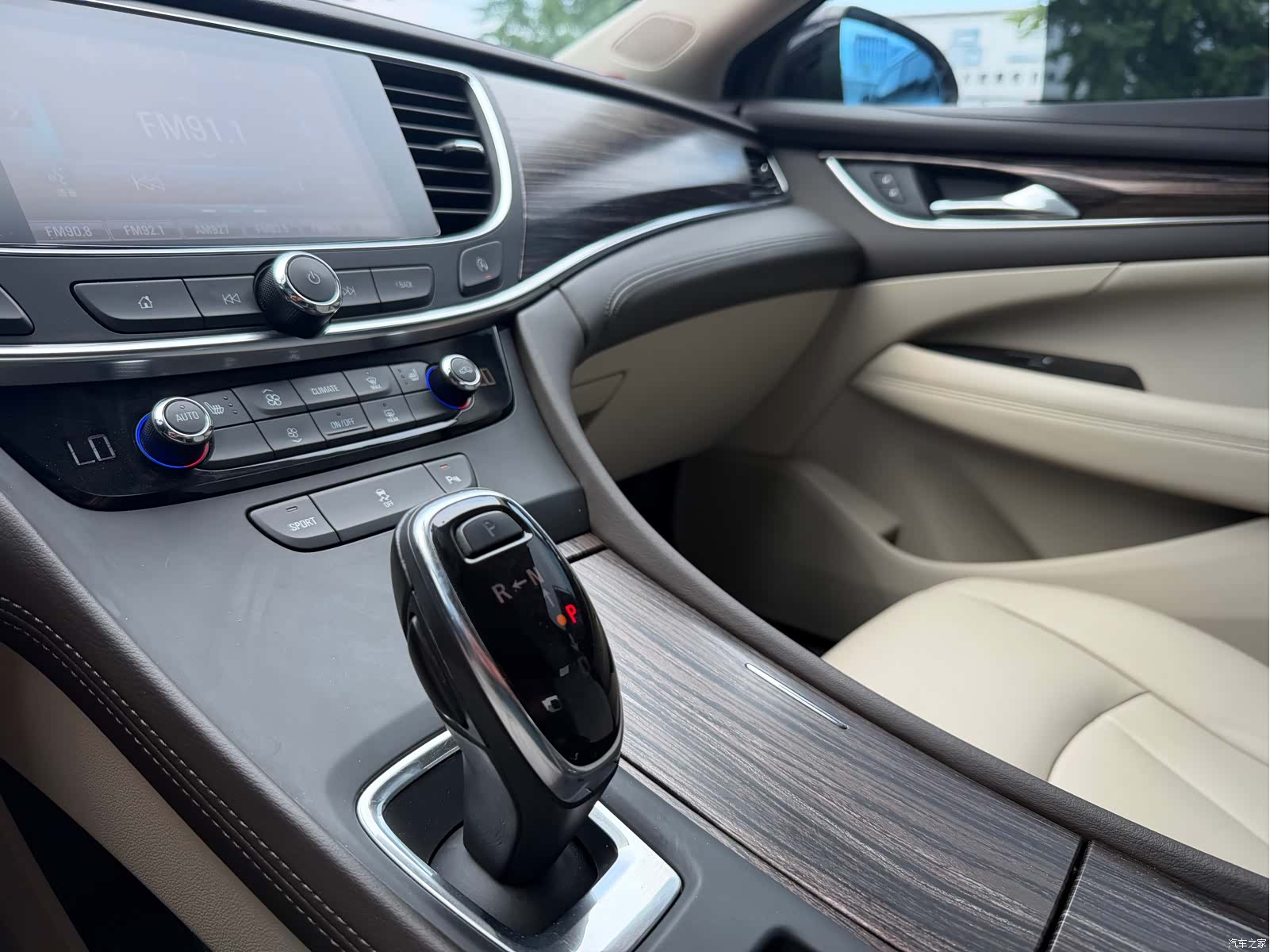 Buick LaCrosse, 2017 16