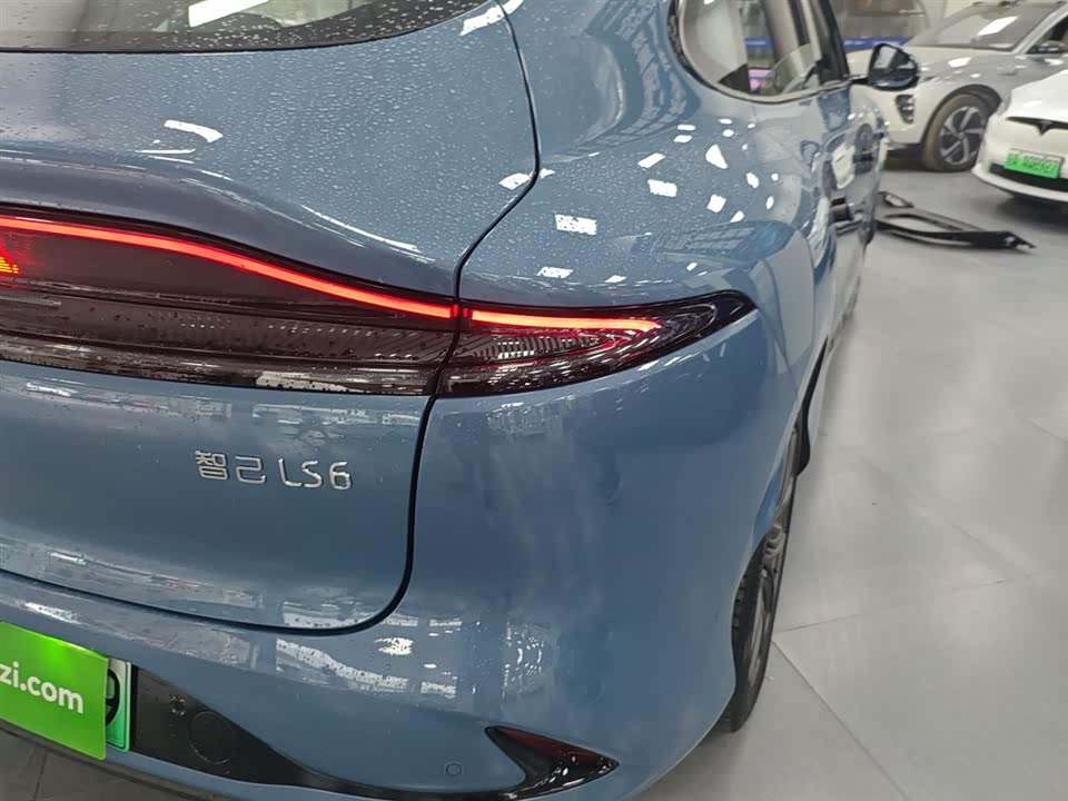 IM Motors Zhiji LS6 IM Motors Zhiji LS6