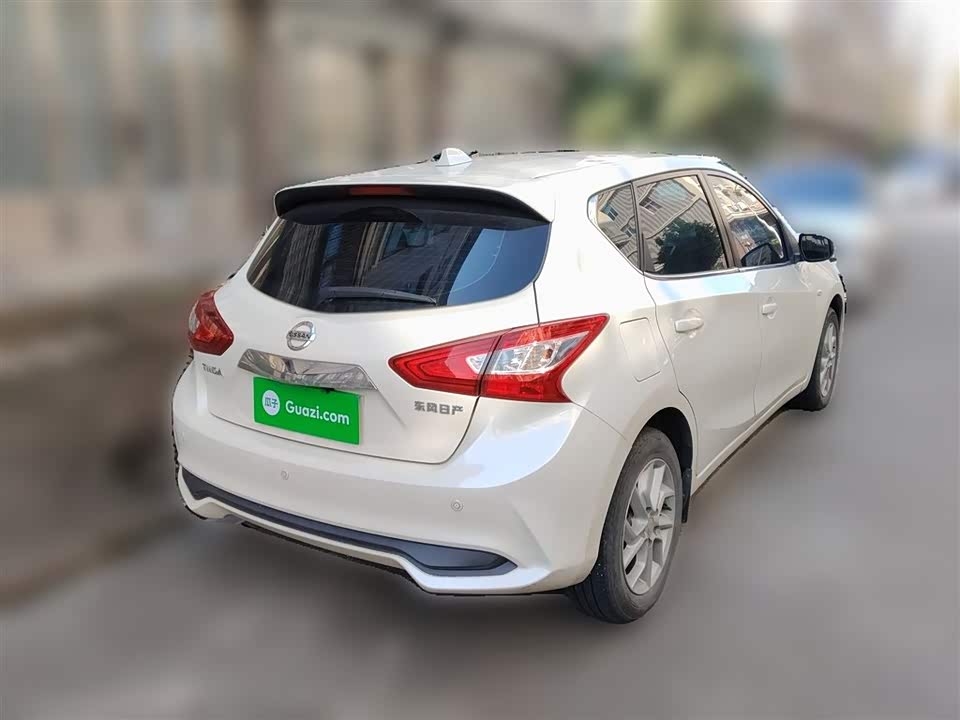 Nissan TIIDA