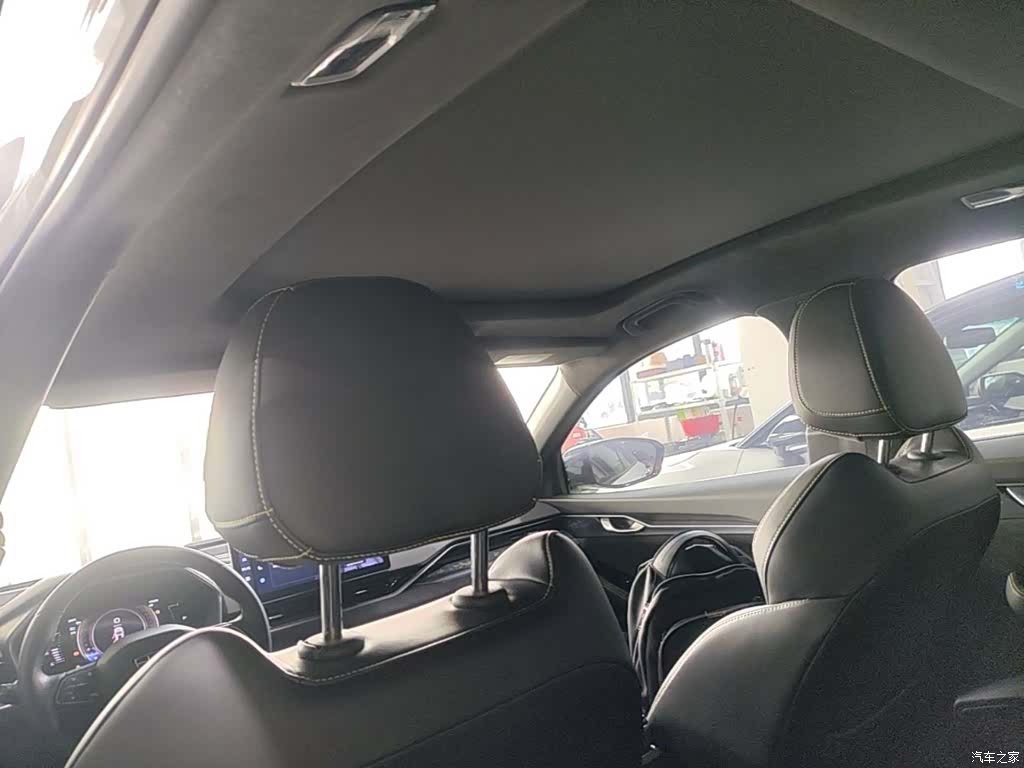 Geely Preface, 2022 18