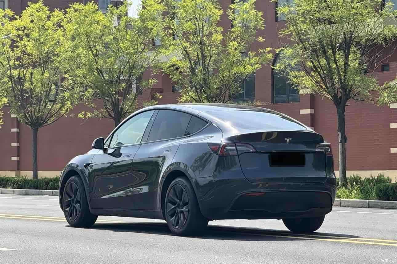 Tesla Model Y, 2024 7