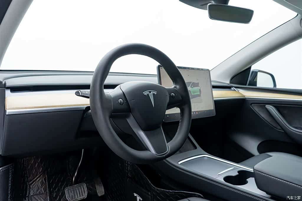 Tesla Model Y, 2022 18