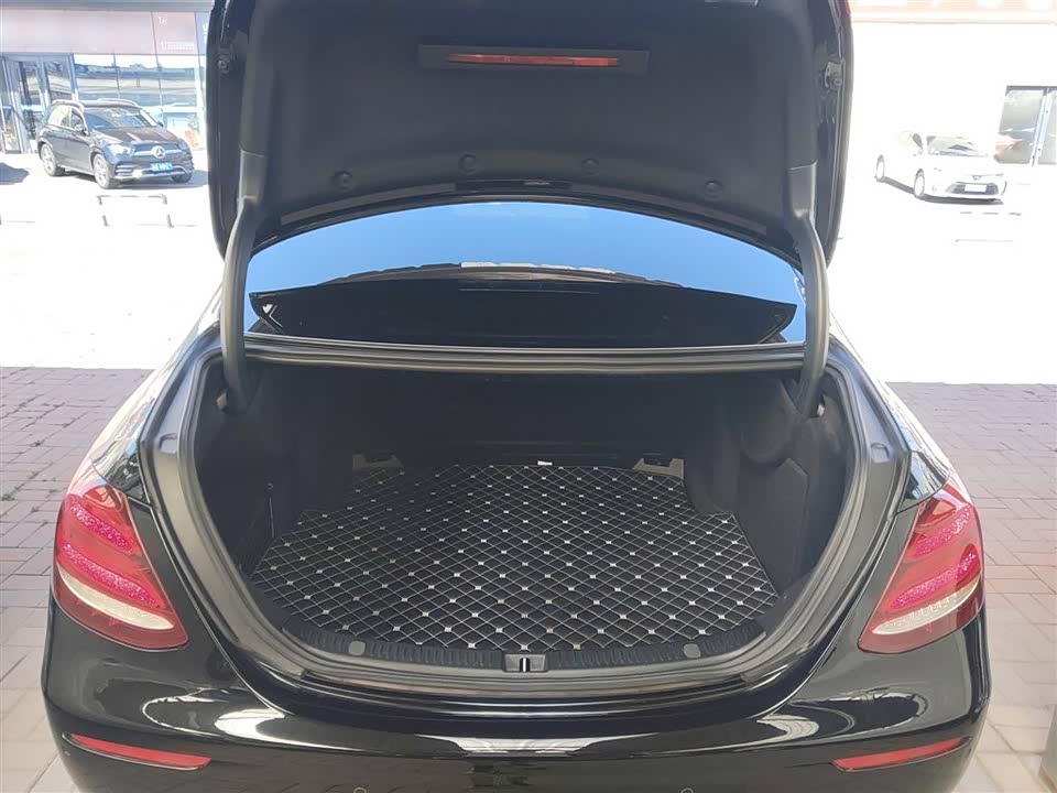Mercedes-Benz E-class Mercedes-Benz E-class