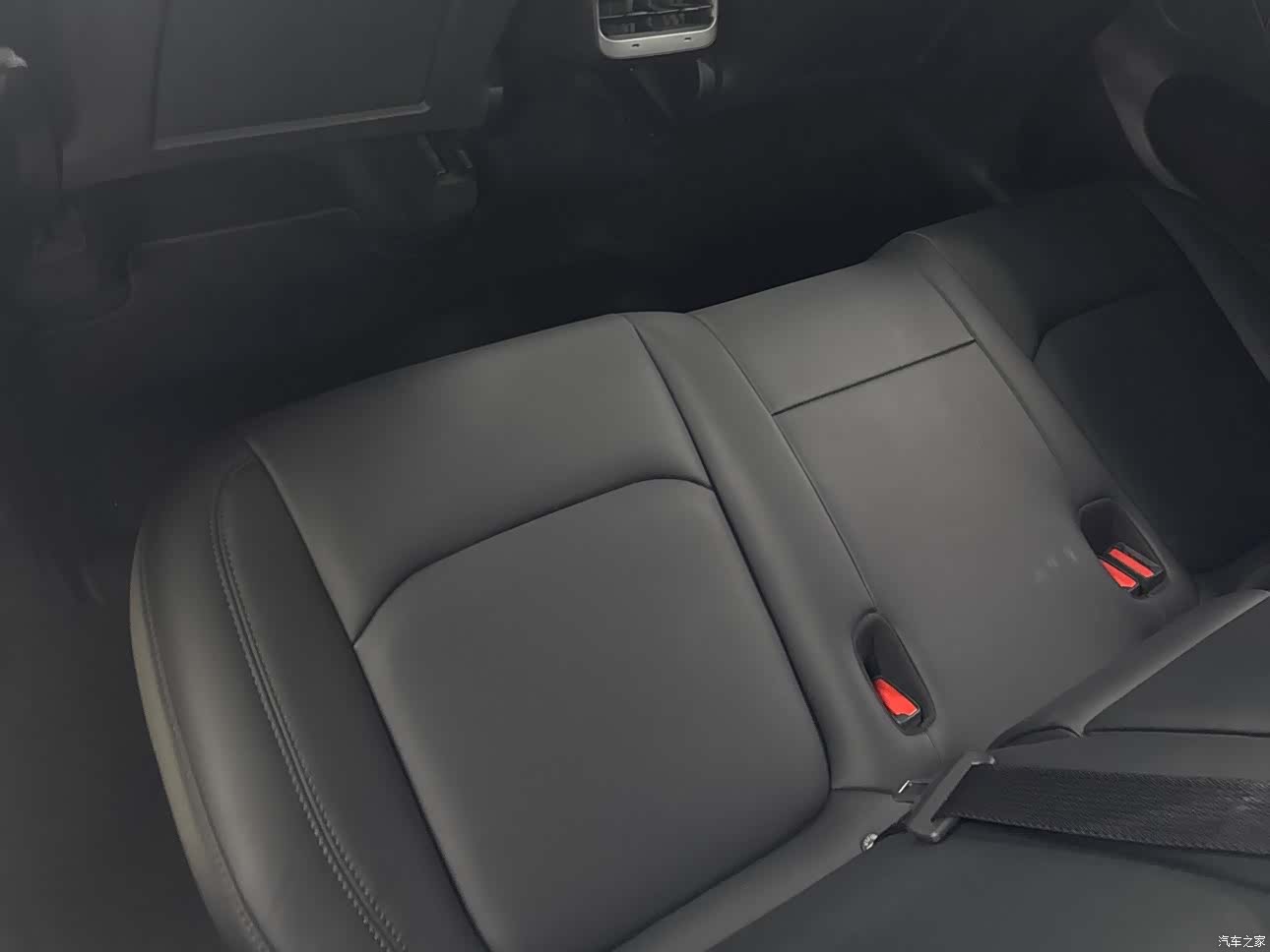 Tesla Model Y, 2023 14