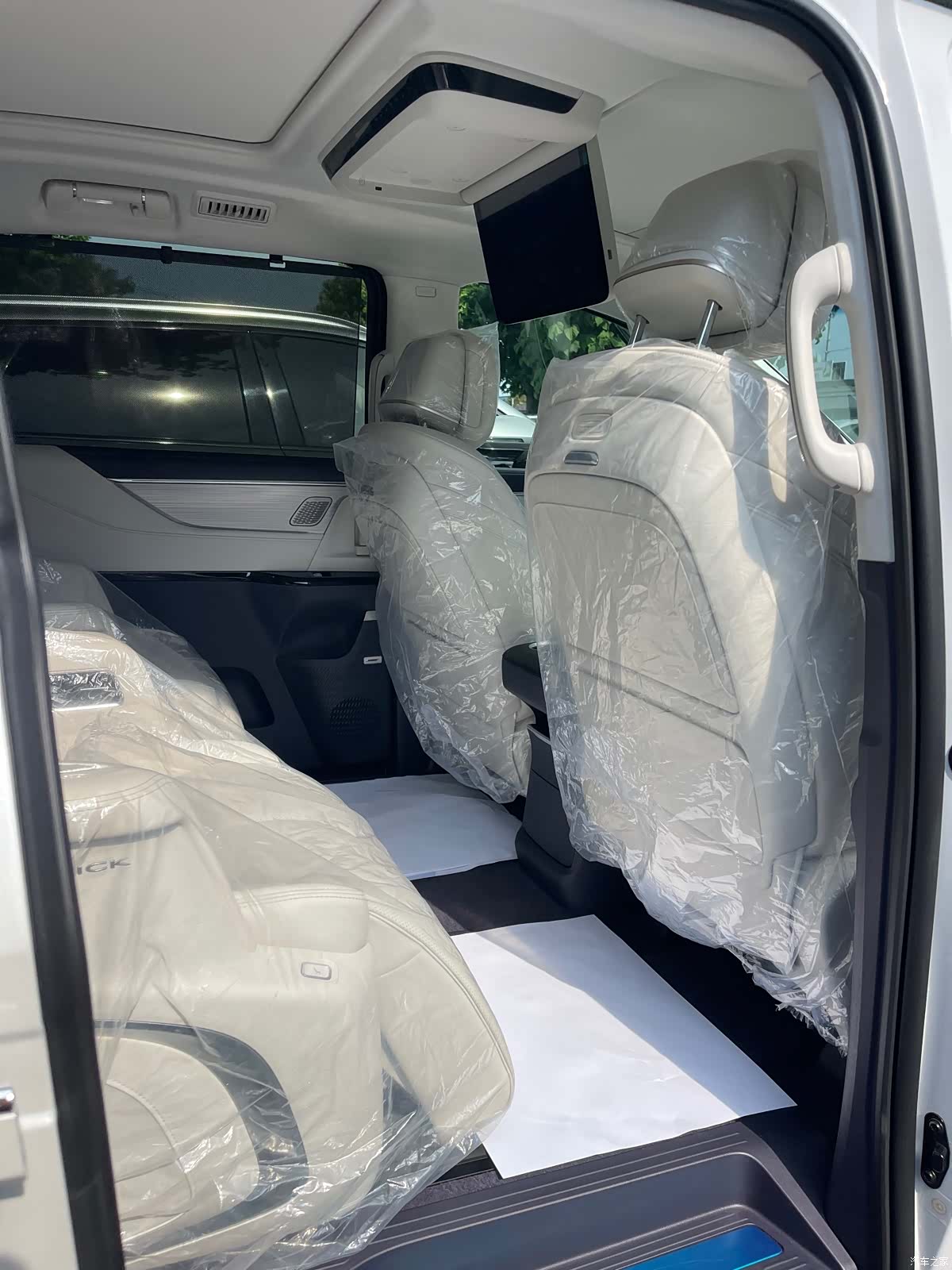Buick GL8, 2025 10