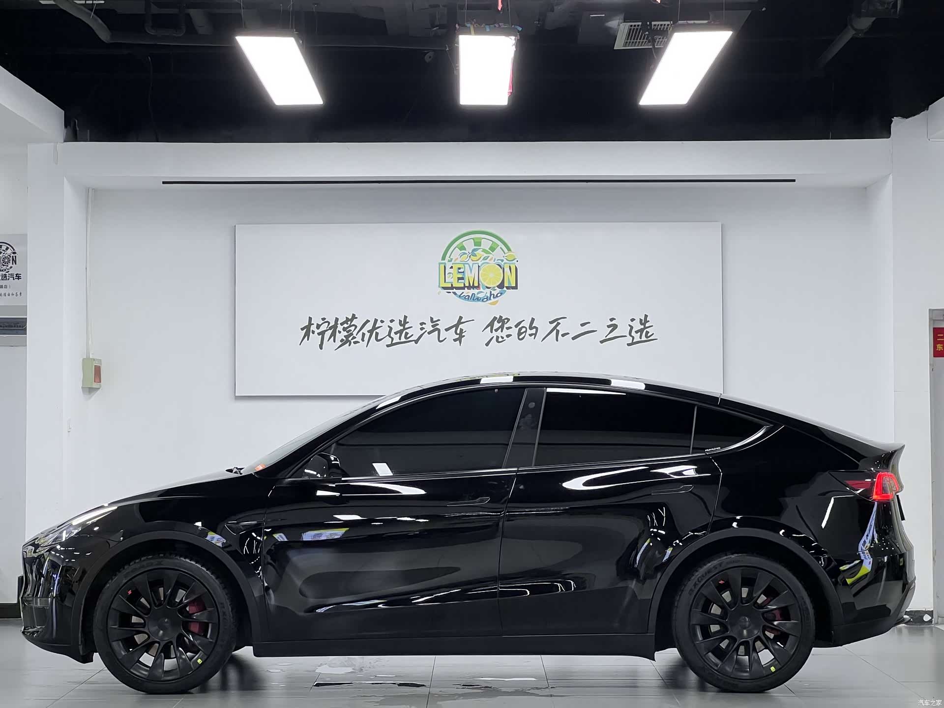Tesla Model Y, 2021 все фото