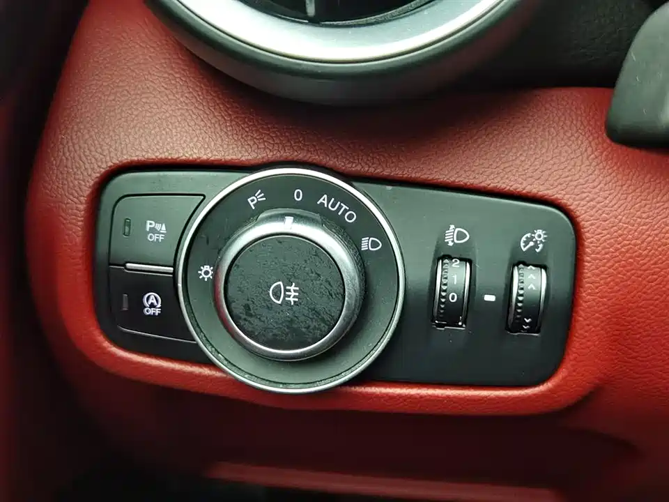 Alfa Romeo Giulia Alfa Romeo Giulia