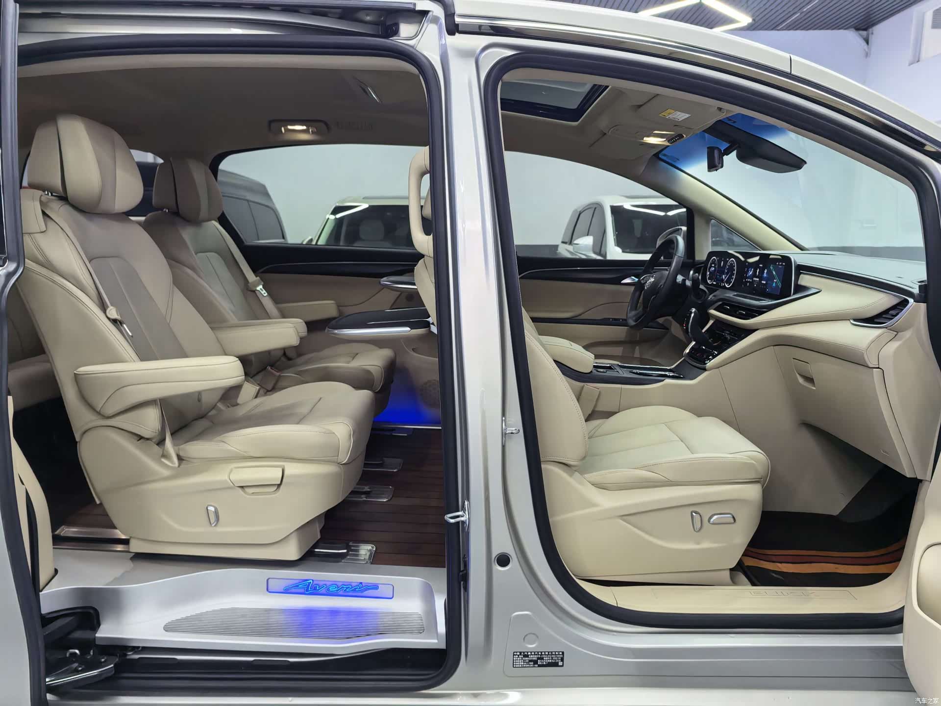 Buick GL8, 2023 10