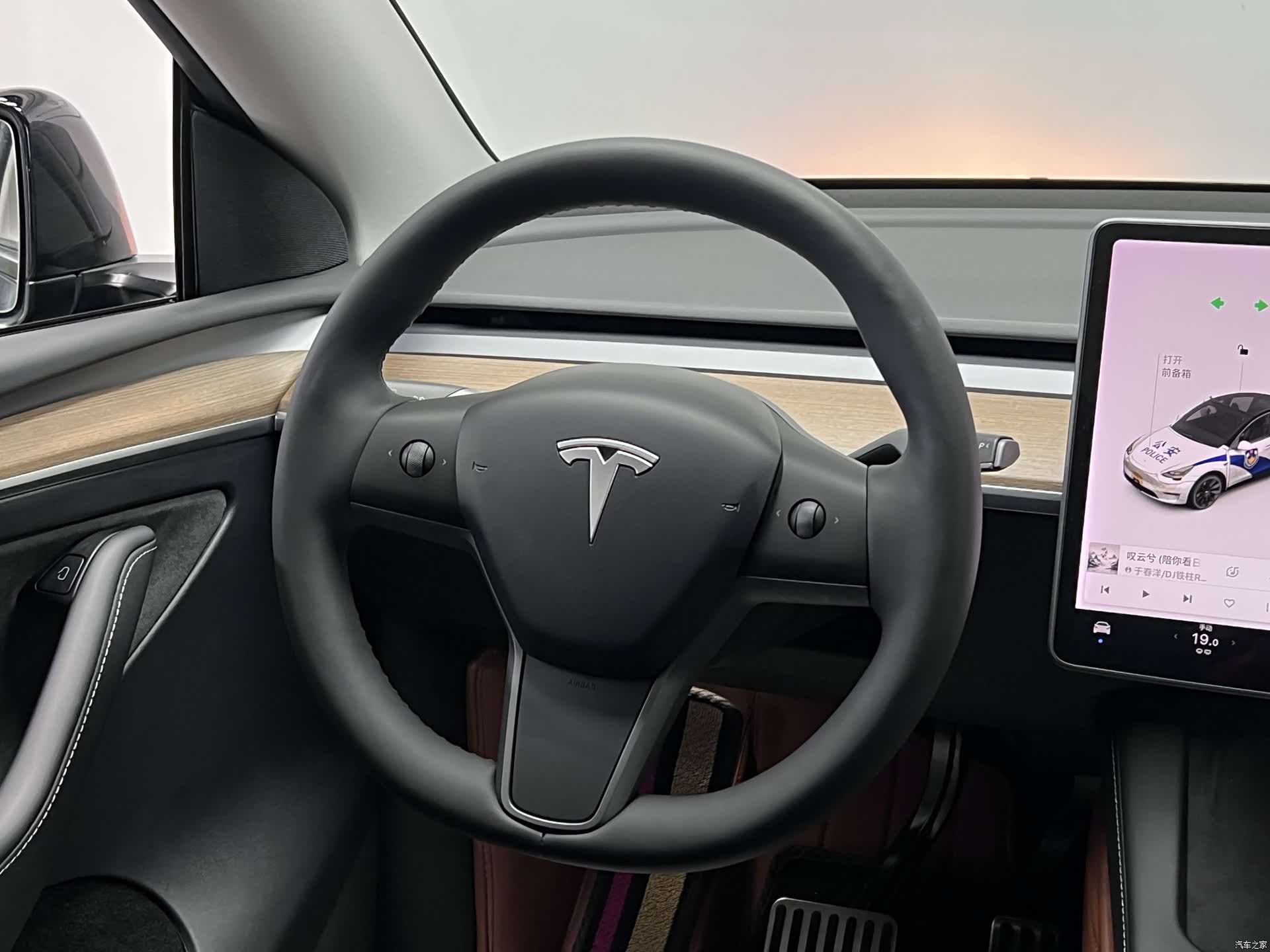 Tesla Model Y, 2021 24