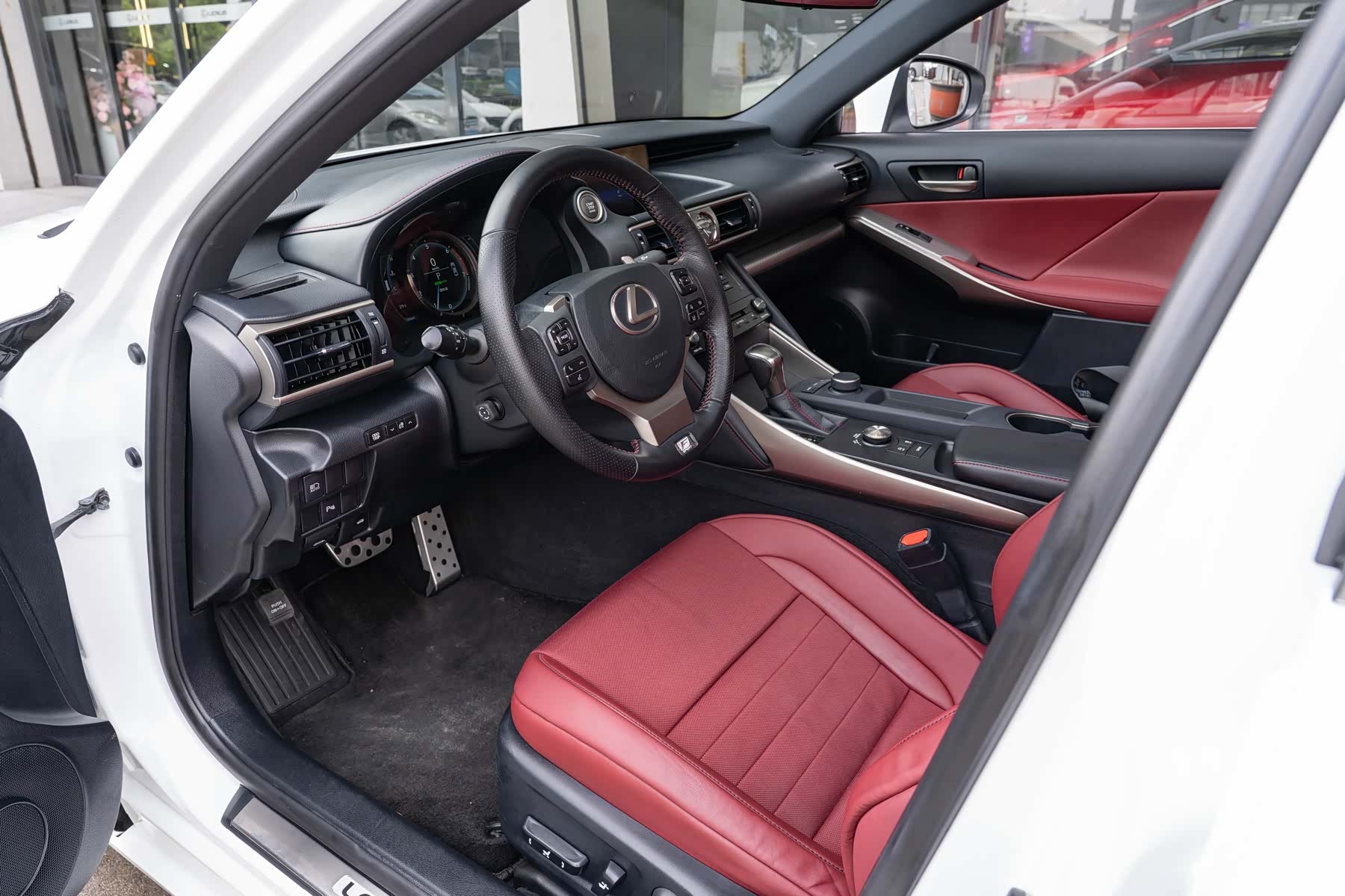 Lexus IS, 2017 9