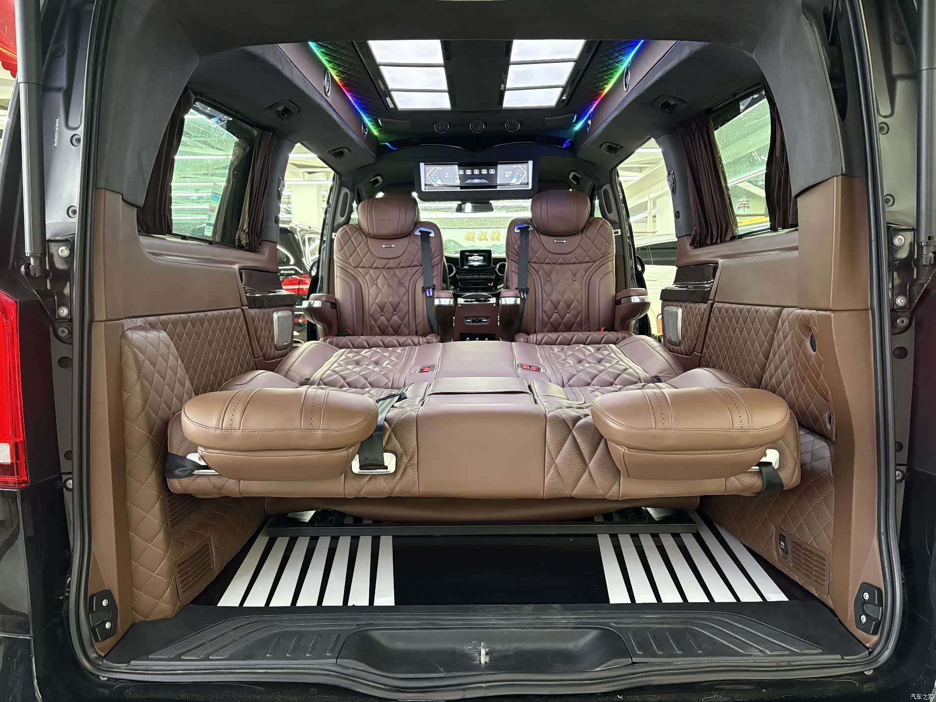 Mercedes-Benz V-Class, 2020 15