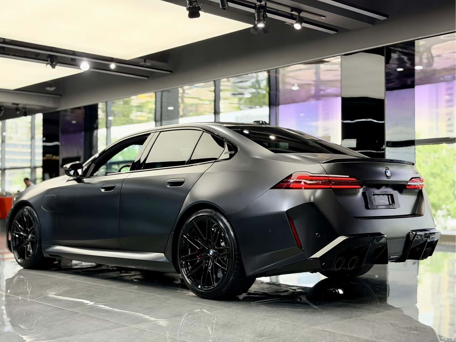 BMW M5, 2025 6