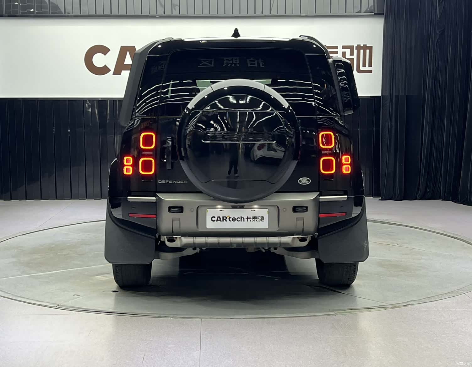 Land Rover Defender, 2024 3