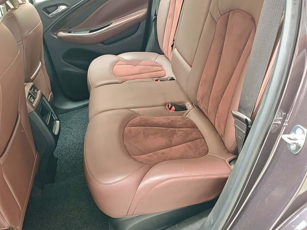 Buick Envision Plus, 2017 10