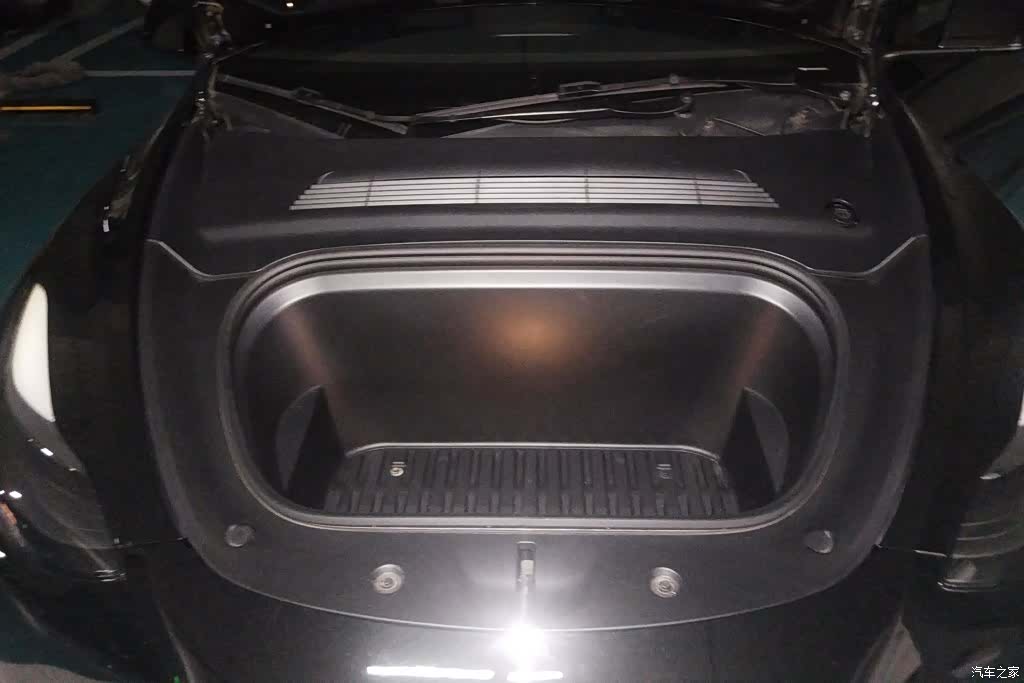 Tesla Model Y, 2022 10