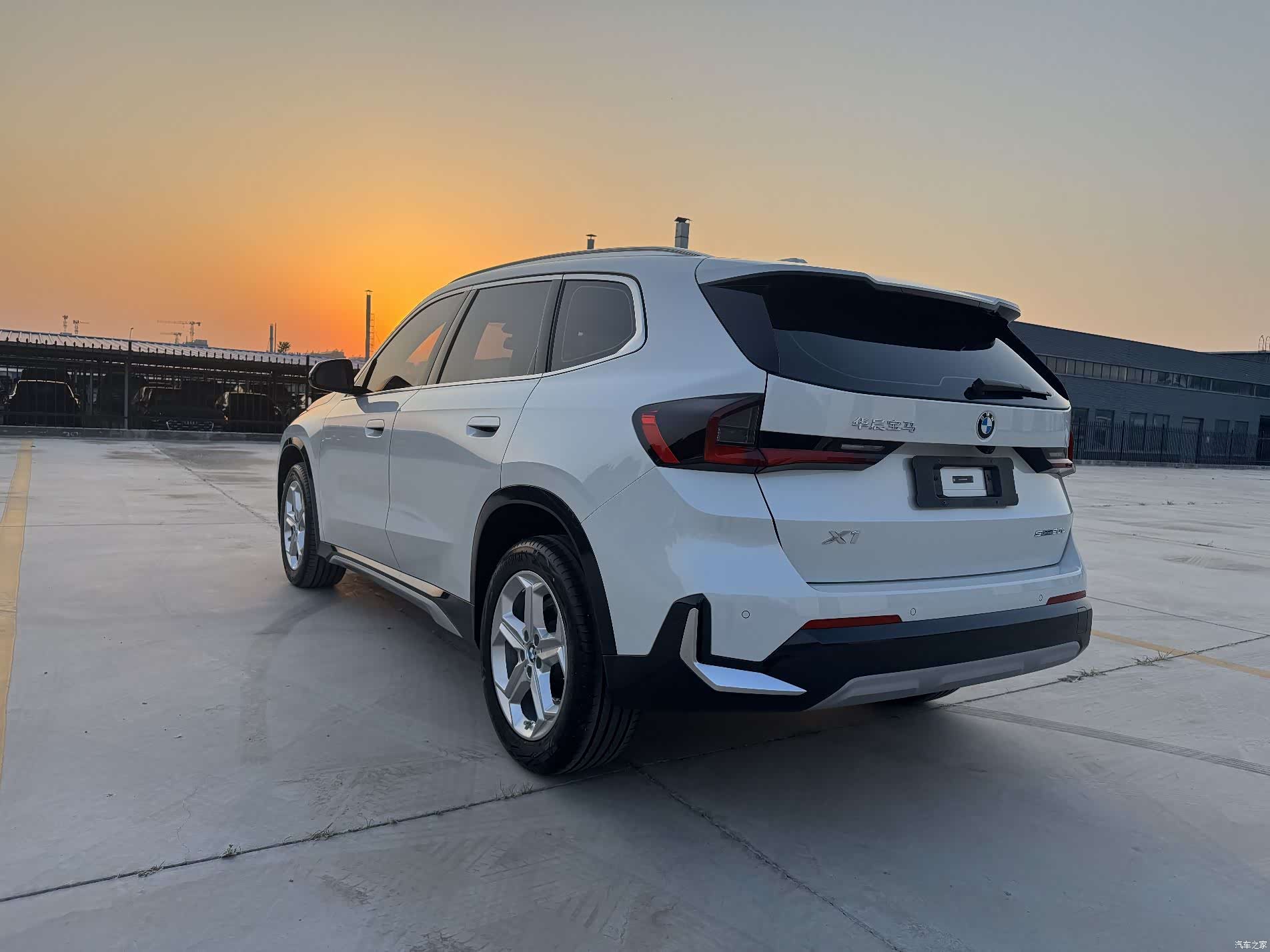 BMW X1, 2023 все фото