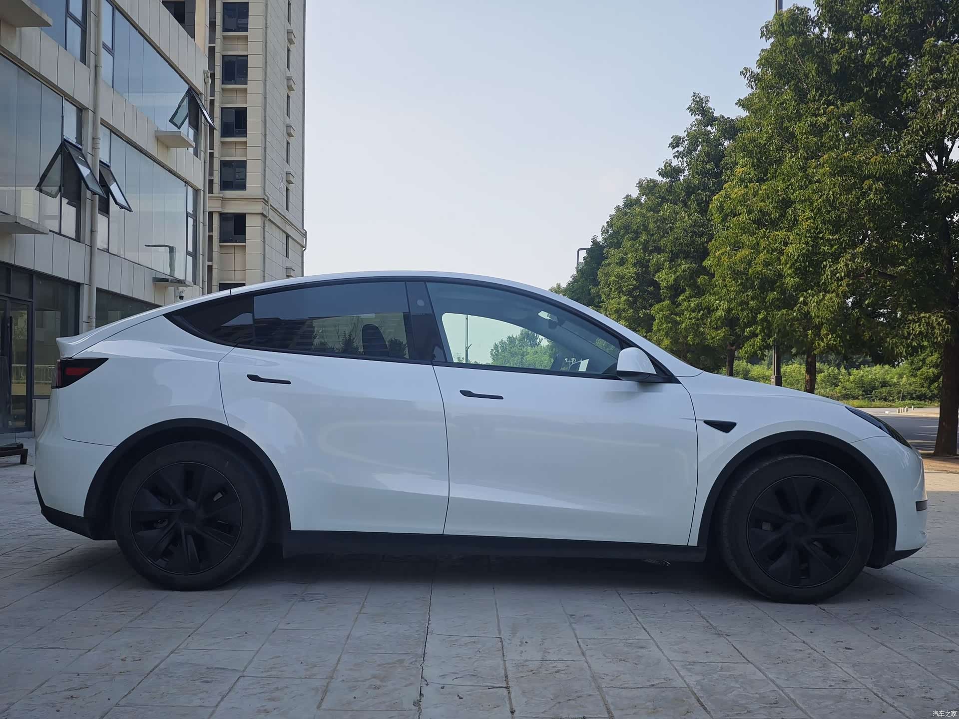 Tesla Model Y, 2024 7